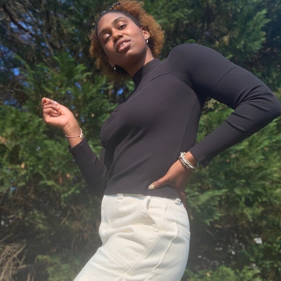 ❌SOLD❌NWOT Express Black Front Cut Out Top Sz M - Picture 4 of 10